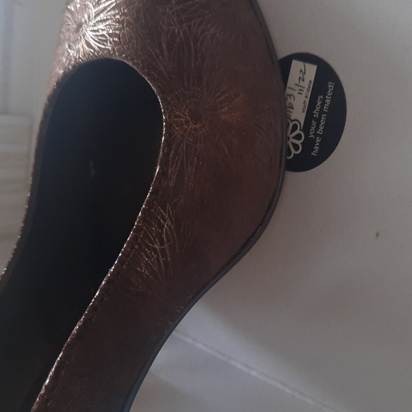 ANNE KLIEN heals - Picture 8 of 8